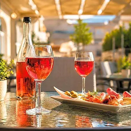 San Georgio Hotel 3* آغيوس غيوريوس